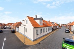 Vesetsgade 17 og 1 anden boliger er kommet til salg denne uge i Rønne - se boligerne her.