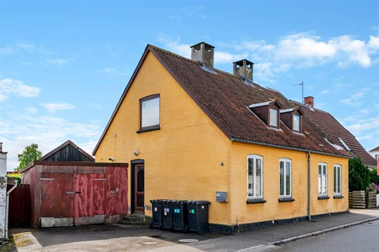 Hovedgaden 74 er til salg for kun 945.000 kr.: Se de billigste boliger til salg i Regstrup her