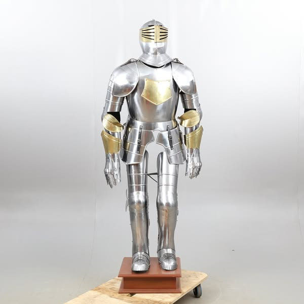 CAMPEN AUKTIONER tilbyder auktion med middelalderrustninger i replica