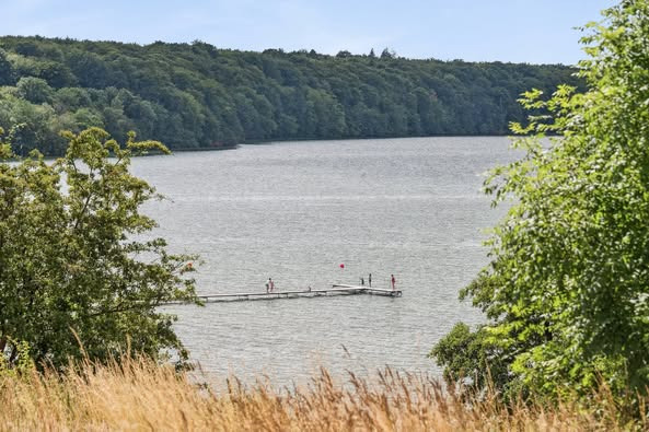 Eksklusivt kig på villa i Virum: Furesøens bredder kun 1 km væk
