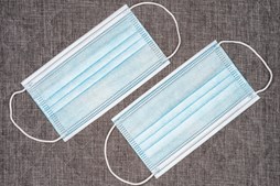 Restriktioner ophæves: Nu kan vi igen smile til hinanden