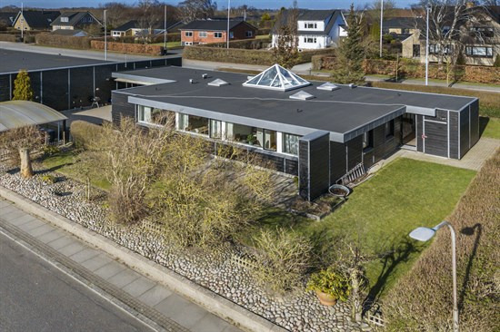 Lærkevej 1 og 2 andre boliger er kommet til salg denne uge i Vodskov - se boligerne her.