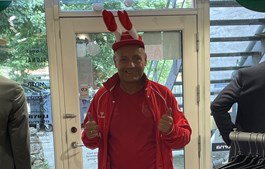 Sir Brian arrangerer konkurrencer med fede præmier under EM i fodbold