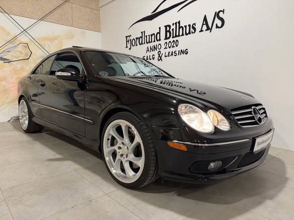 Fjordlund Bilhus viser Mercedes-Benz CLK500 frem
