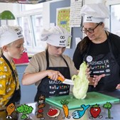 REMA 1000 Hjørring søger frivillige til Madskoler og madglæde