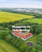 Stor ejendom med mulighed for hestehold til skarp pris