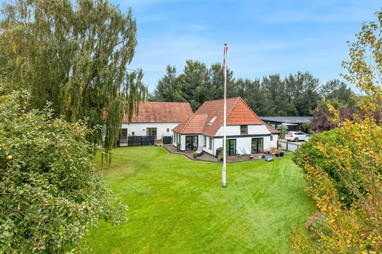 Top 6 over dyreste boliger til salg i Vamdrup. Priser op til 11.295.000 kr