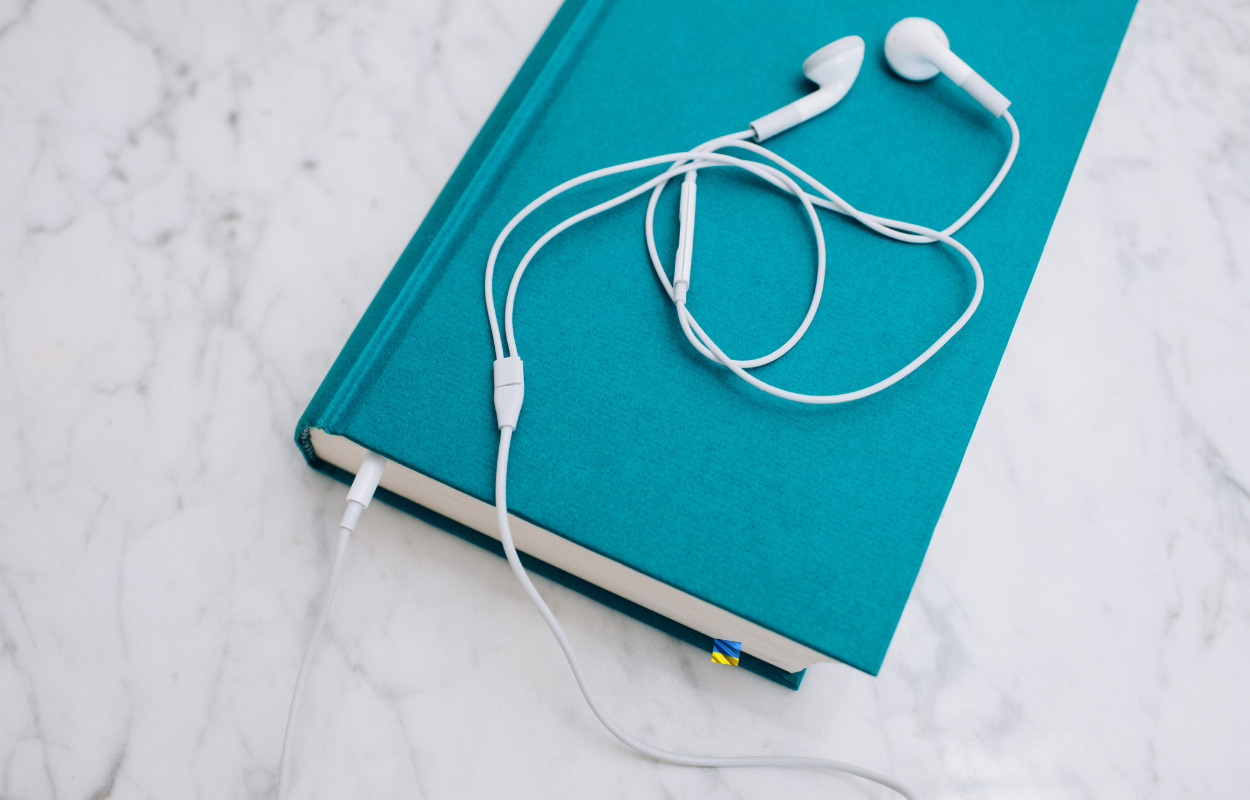 Nye bøger og lydbøger til de små og større i marts på Skødstrup Bibliotek.