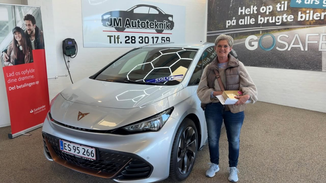 JM Autoteknik ønsker Lone tillykke med købet af ny Cupra Born
