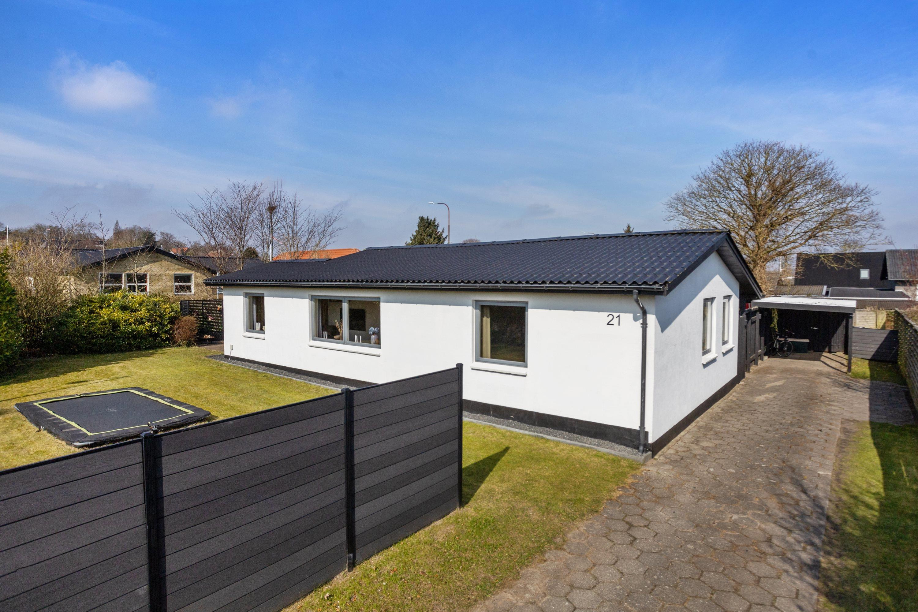 Indflytningsklar og stilfuld villa centralt i Nørresundby