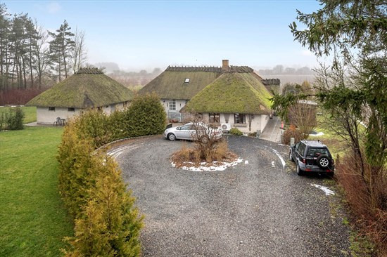 Kværrede Vænge 12 og 2 andre boliger er kommet til salg denne uge i Haslev - se boligerne her.