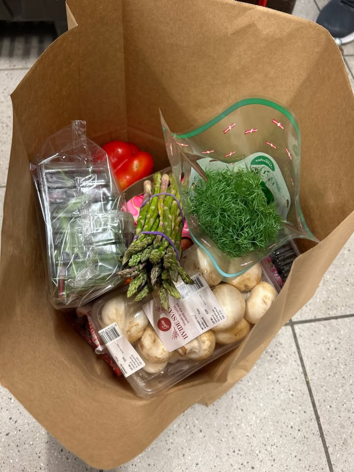 Min købmand i Asp tilbyder frugt- og grøntposer for at bekæmpe madspild til afhentning i dag