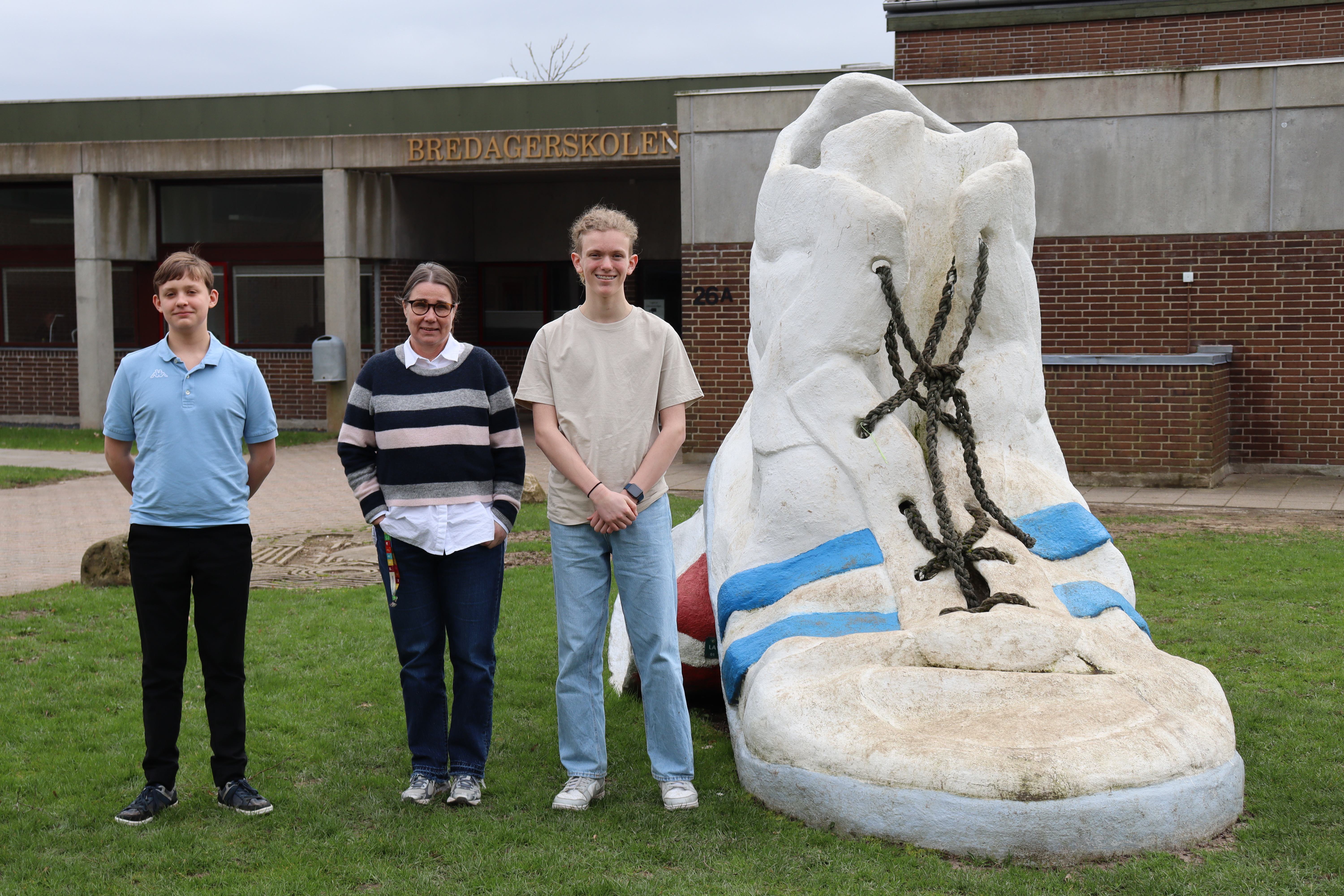 Bredagerskolen modtager donation fra Jelling Musikfestival