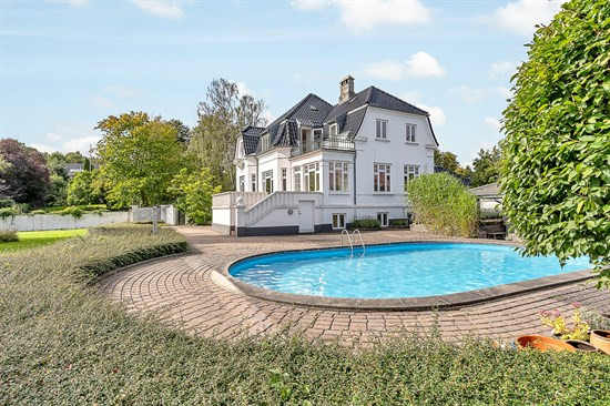 Top 6 over dyreste boliger til salg i Randers. Priser op til 8.800.000 kr