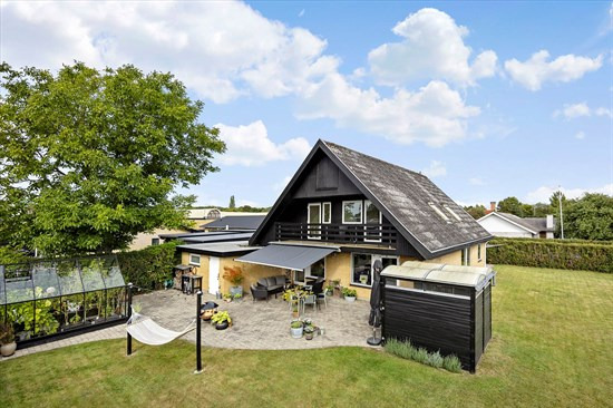 Bøgevænget 15 og 1 anden boliger er kommet til salg denne uge i Dianalund - se boligerne her.