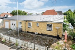 Til salg hos Estate Boligmægleren Tårs: Centralt beliggende villa