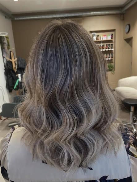 Hairways fremhæver naturlig skønhed med ny balayage fra Nadja