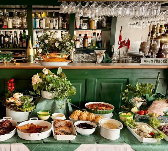 Pennas Restaurant inviterer til sidste søndagsfrokostbuffet i maj