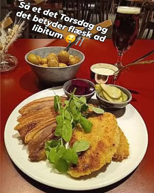 Teatercafeen tilbyder flæsk ad libitum fra torsdag til lørdag