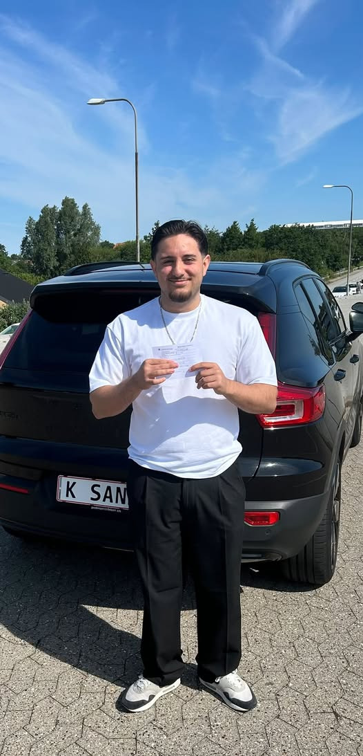 Kenneth Sand Køreskole ønsker Rafael Basim tillykke med bestået køreprøve