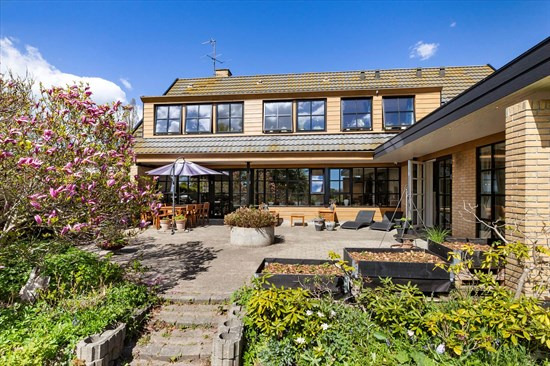 Top 6 over dyreste boliger til salg i Kolind. Priser op til 13.499.000 kr