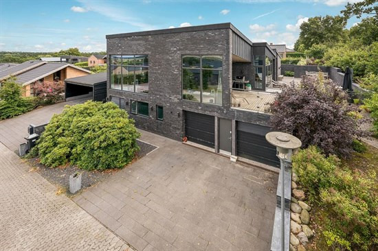 Sanglærkevej 35 og 9 andre boliger er kommet til salg denne uge i Randers - se boligerne her.