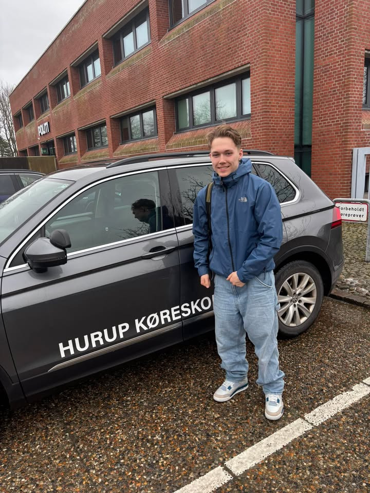 Hurup Køreskole ønsker Frederik tillykke med kørekortet