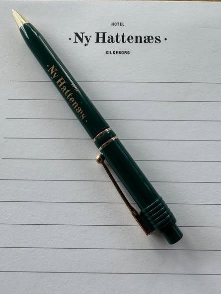 Ny Hattenæs præsenterer stilfulde detaljer til mødeopdækningen