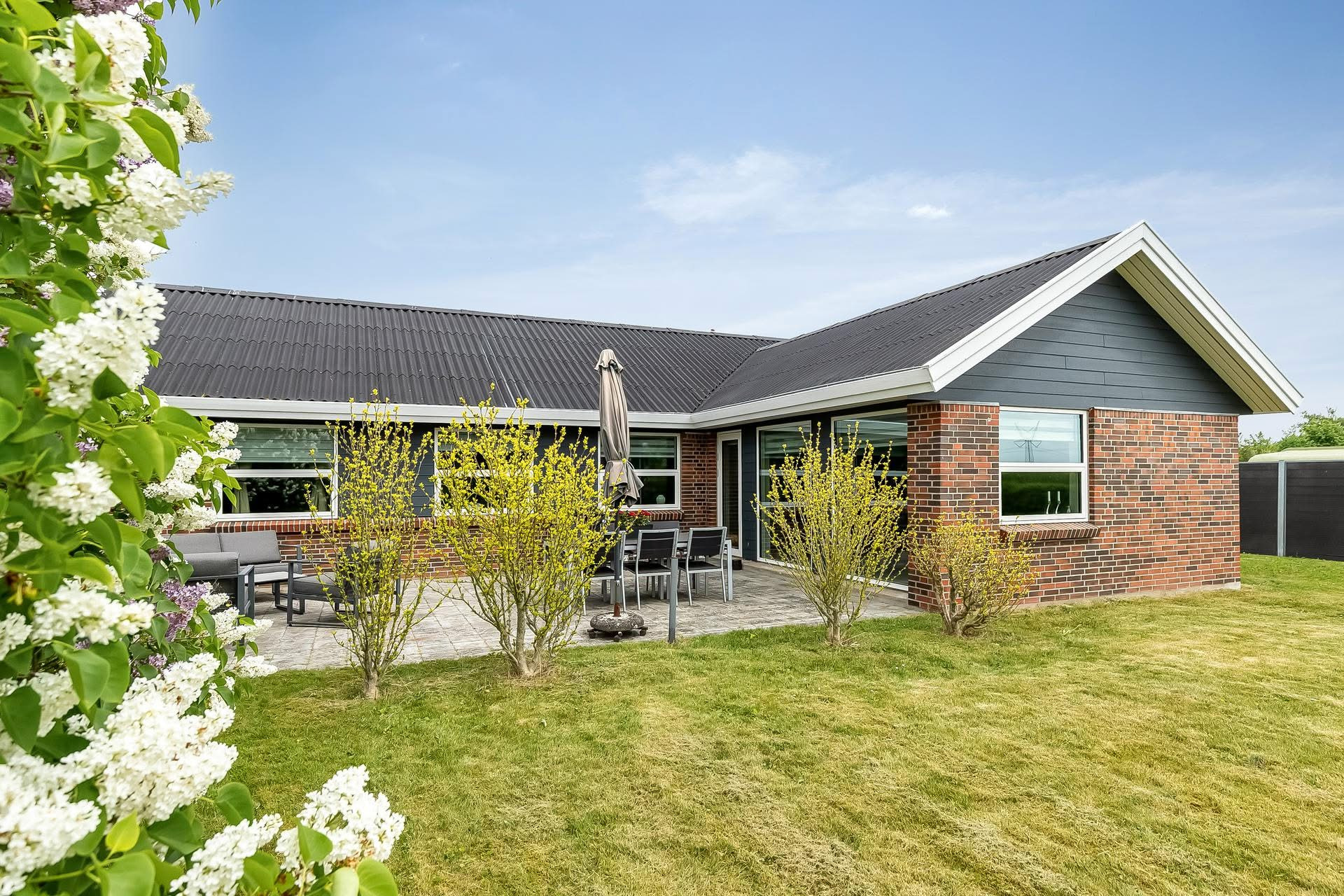 RealMæglerne Middelfart annoncerer prisnedsat etplansvilla tæt på Middelfart by