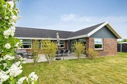 RealMæglerne Middelfart præsenterer prisjusteret etplansvilla tæt på byen