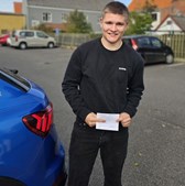 Magnus fik kørekort gennem Guldkortet ApS efter sikker kørsel i Løgstørs smalle gader