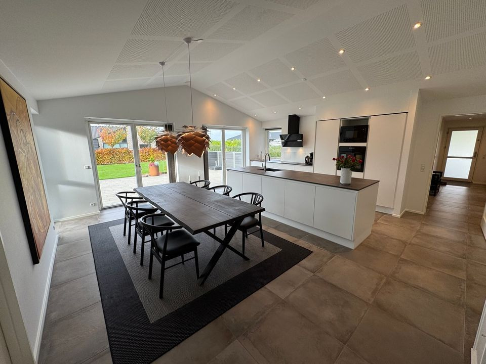 Danbolig Fredericia præsenterer moderne familiehus i Golfkvarteret til skuffesalg