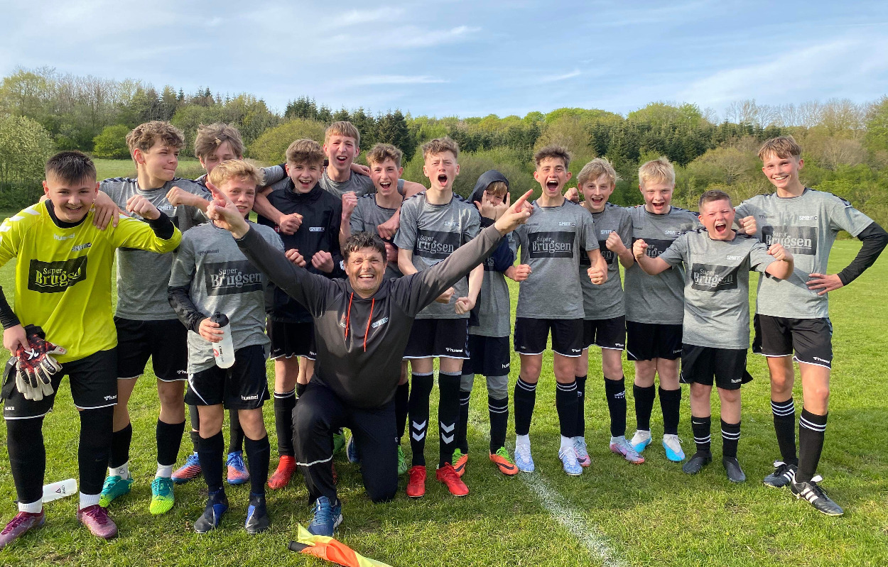 En magtdemonstration uden lige: SMIFF-drengene viser ingen nåde i kæmpe sejr