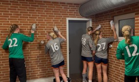 Randers HKs U-17-piger sikrer vigtig sejr og nærmer sig førstepladsen