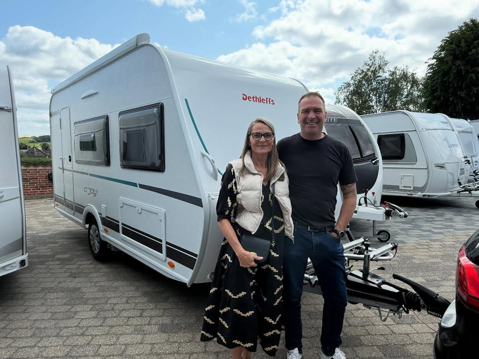 HINSHØJ CARVAN præsenterer nye campingvogne og sender tillykke til deres ejere