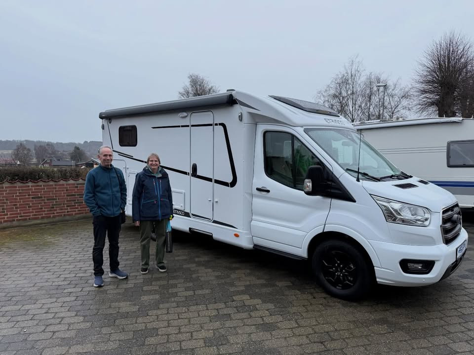 Julen nærmer sig, men Hinshøj Carvan sender stadig vogne afsted