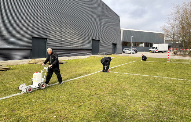 Håndboldspillerne er kommet på græs