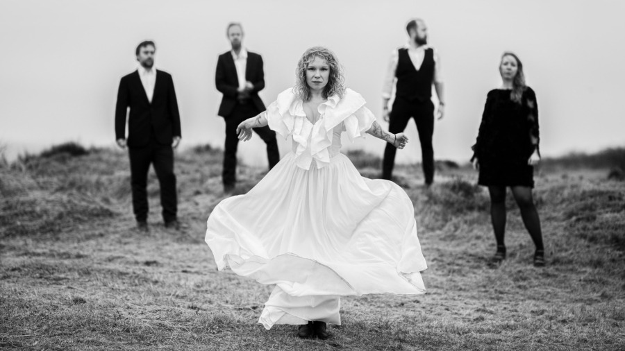 VÍÍK og Vågspel: En aften med nordisk folkemusik i Kulturhuset Brønden