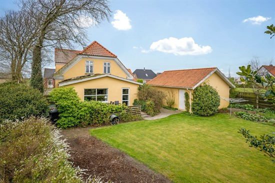 Pris sat ned med 100.000 kr. på Kalmarvej 8