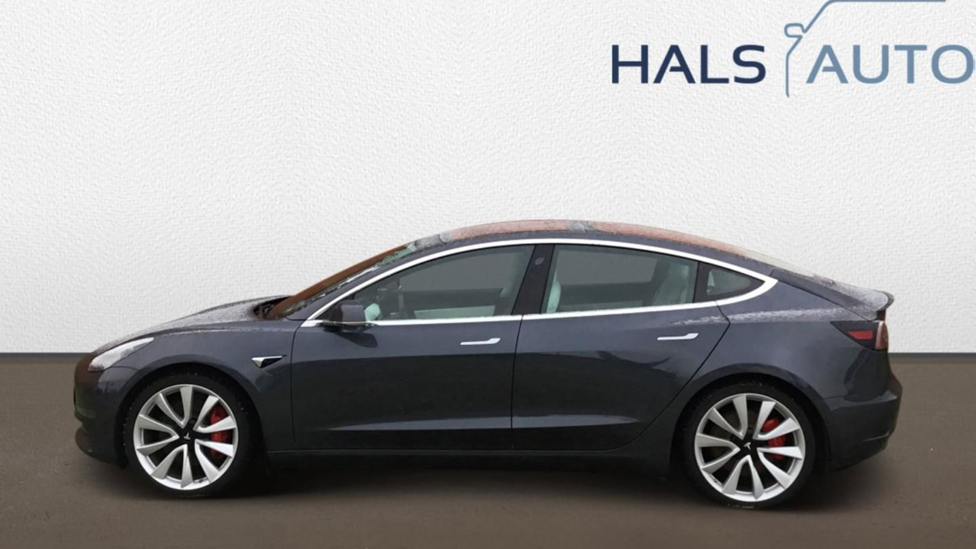 Hals Auto A/S tilbyder lækker Tesla Model 3 