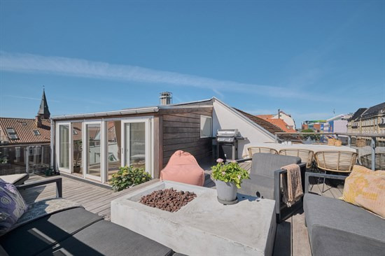 Sønder Allé 10 og 6 andre boliger er kommet til salg denne uge i Aarhus - se boligerne her.