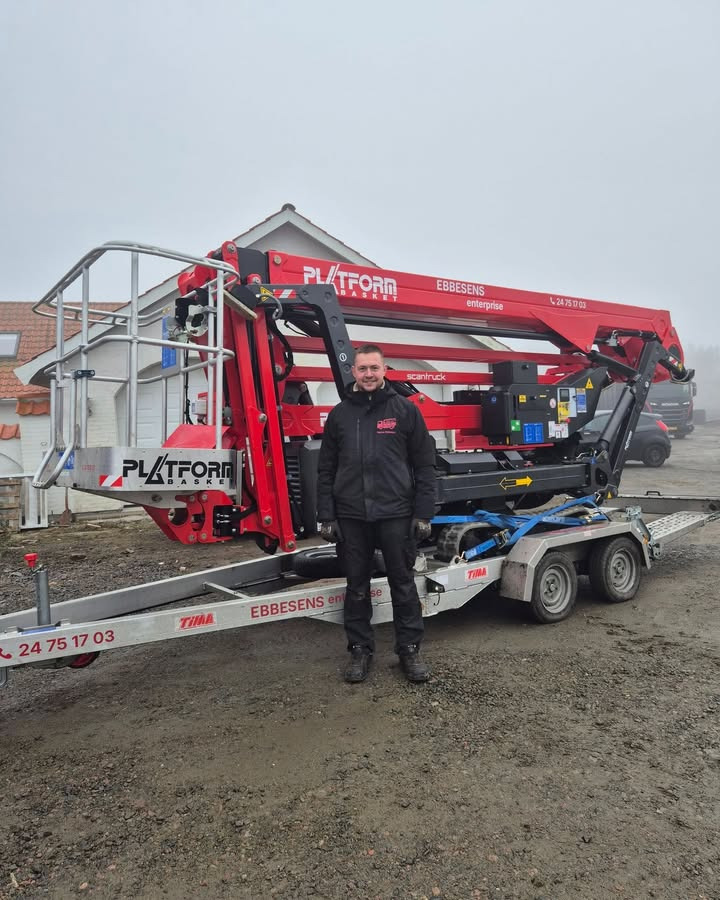 Scantruck A/S hjælper Ebbesens Entreprise med effektiv bæltelift til svært terræn