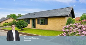 Nybolig Bjørn & Ankersen præsenterer: stilren etplansbolig med moderne indretning og sammenhængende opholdsrum