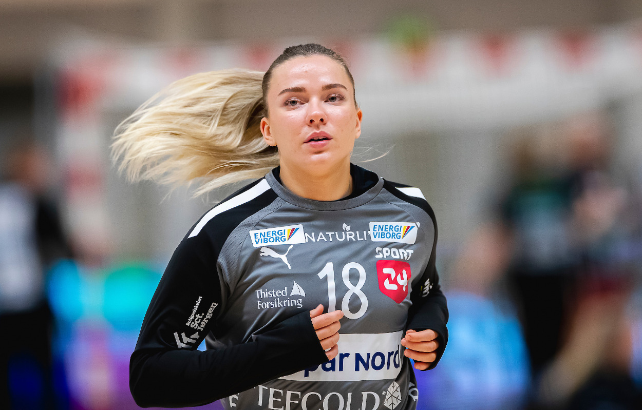 Christina Pedersen underskriver 3-årig kontrakt med Viborg HK  