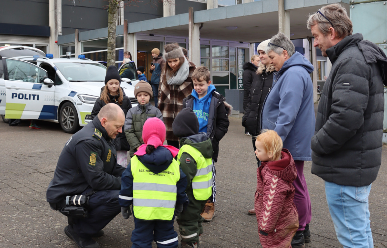 Sæt vinterferien i gang med blå blink, brandslanger og ambulancebårer på Vejle Bibliotek 