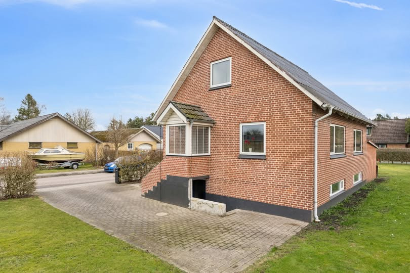 John Frandsen Ikast præsenterer villa tæt på natur og indkøb i Engesvang