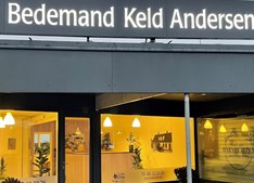 Bedemand Keld Andersen har hjulpet familier gennem generationer