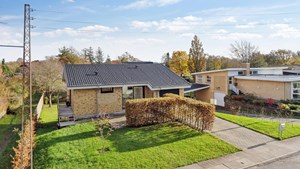 Nyrenoveret arkitekttegnet villa i Svanelundskvarteret fra Ejendomsmæglerfirmaet Thomas Risager A/S
