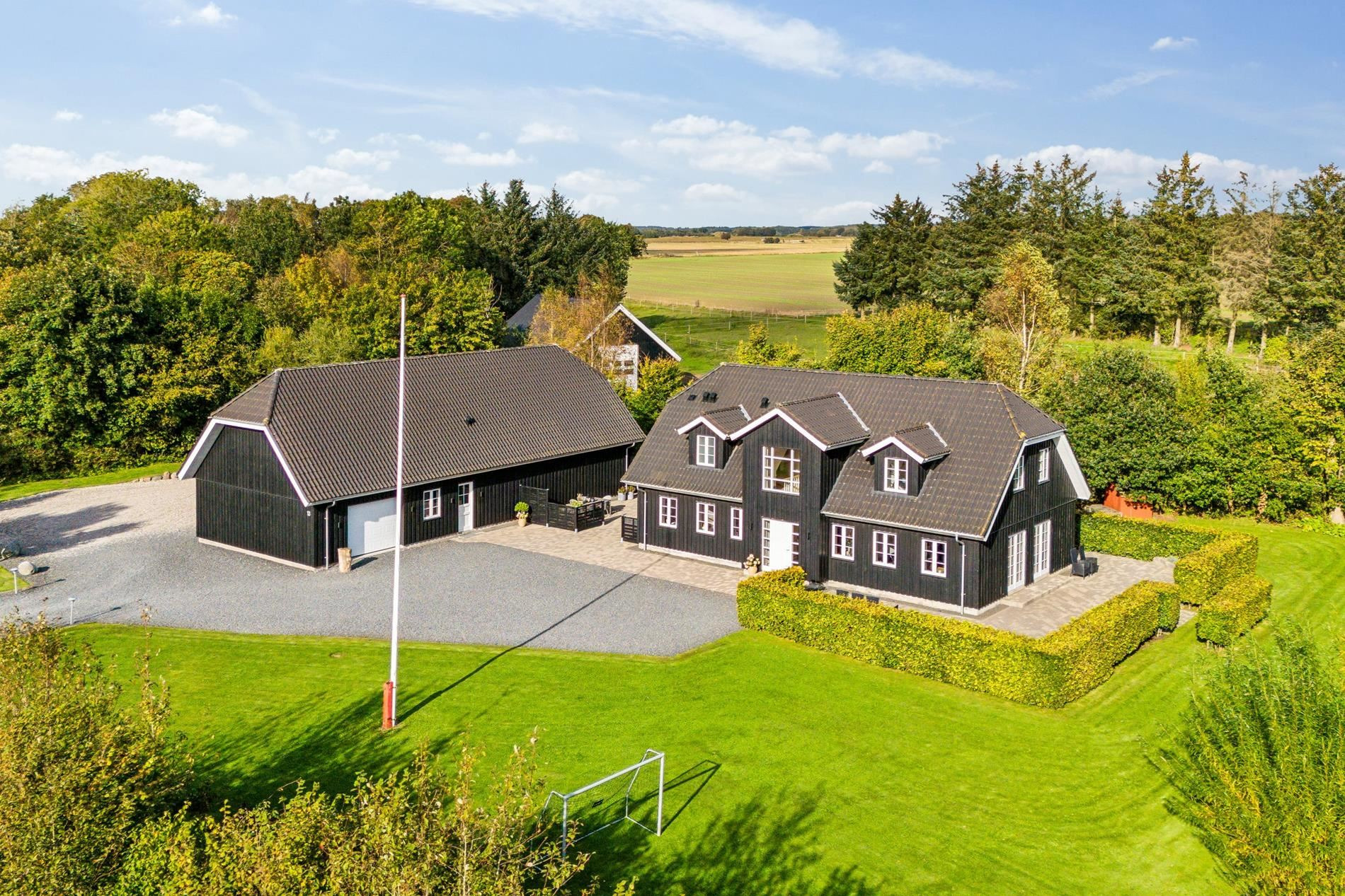 Priser op til 5,575 mio. kroner: Se de dyreste boliger til salg i Hjallerup