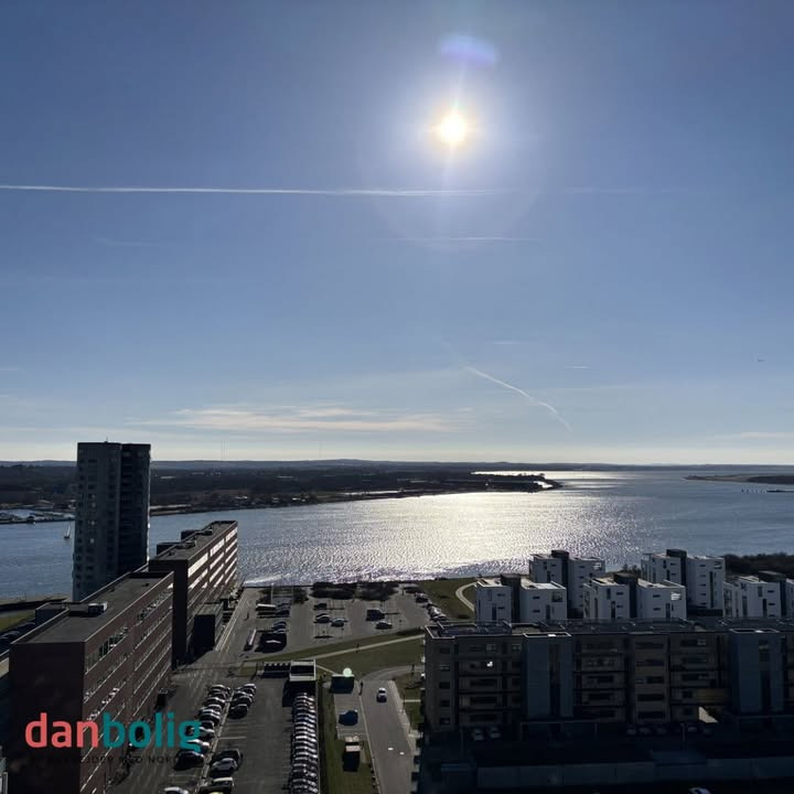 Eksklusiv udsigtslejlighed med panorama over Limfjorden, Aalborg og Nørresundby fra danbolig Nørresundby